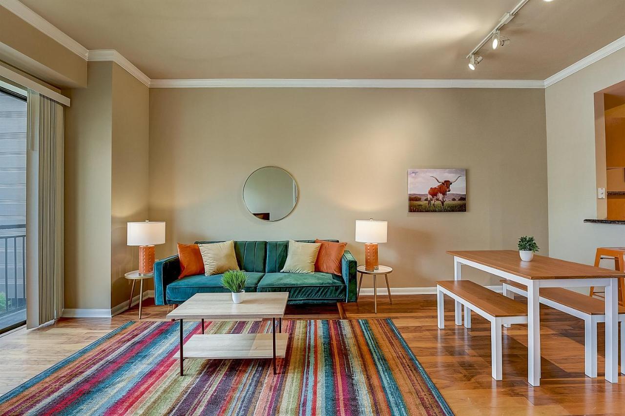 Frontdesk Oakwood Residence Apts Uptown Далас Стая снимка