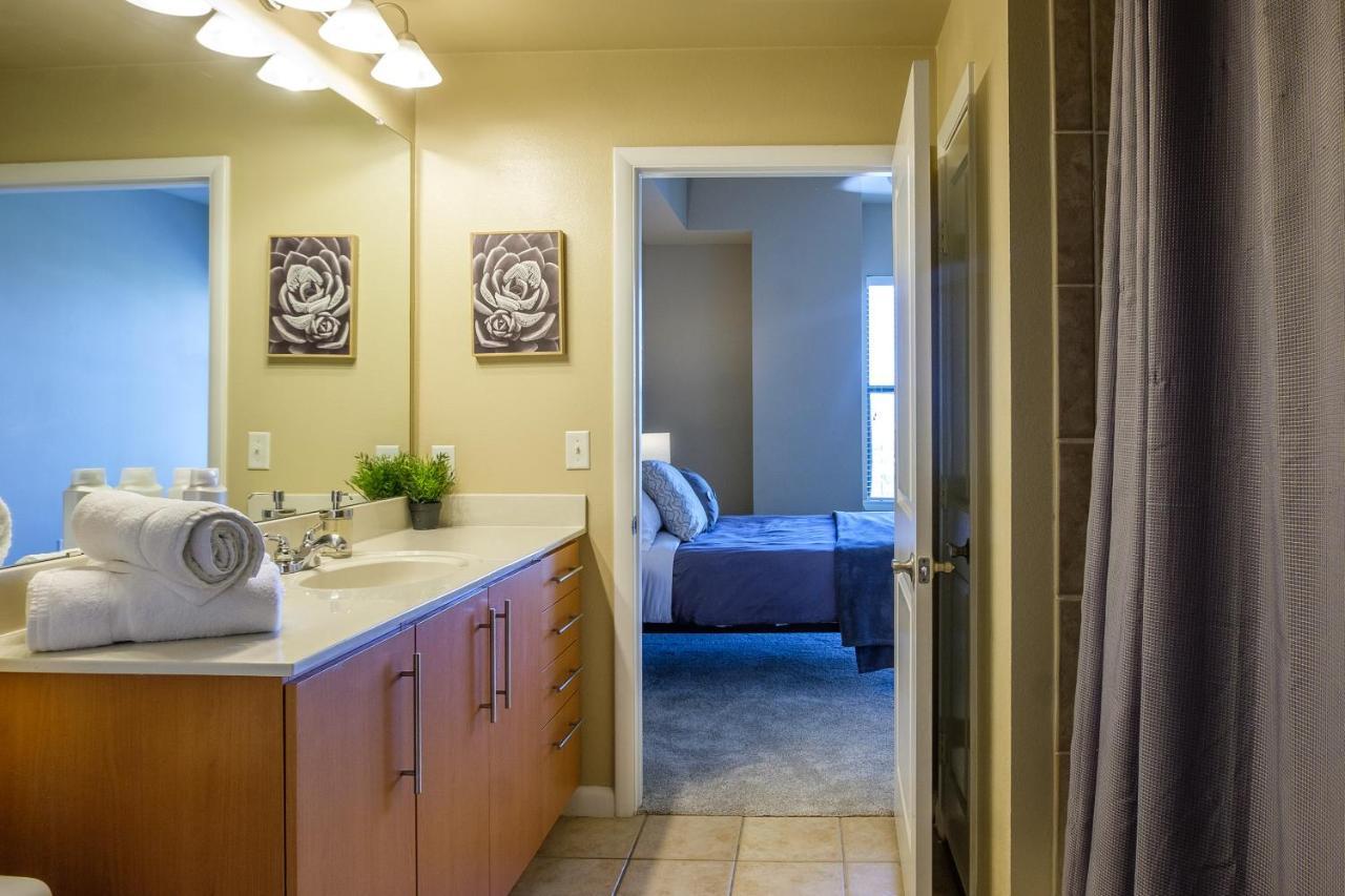 Frontdesk Oakwood Residence Apts Uptown Далас Екстериор снимка